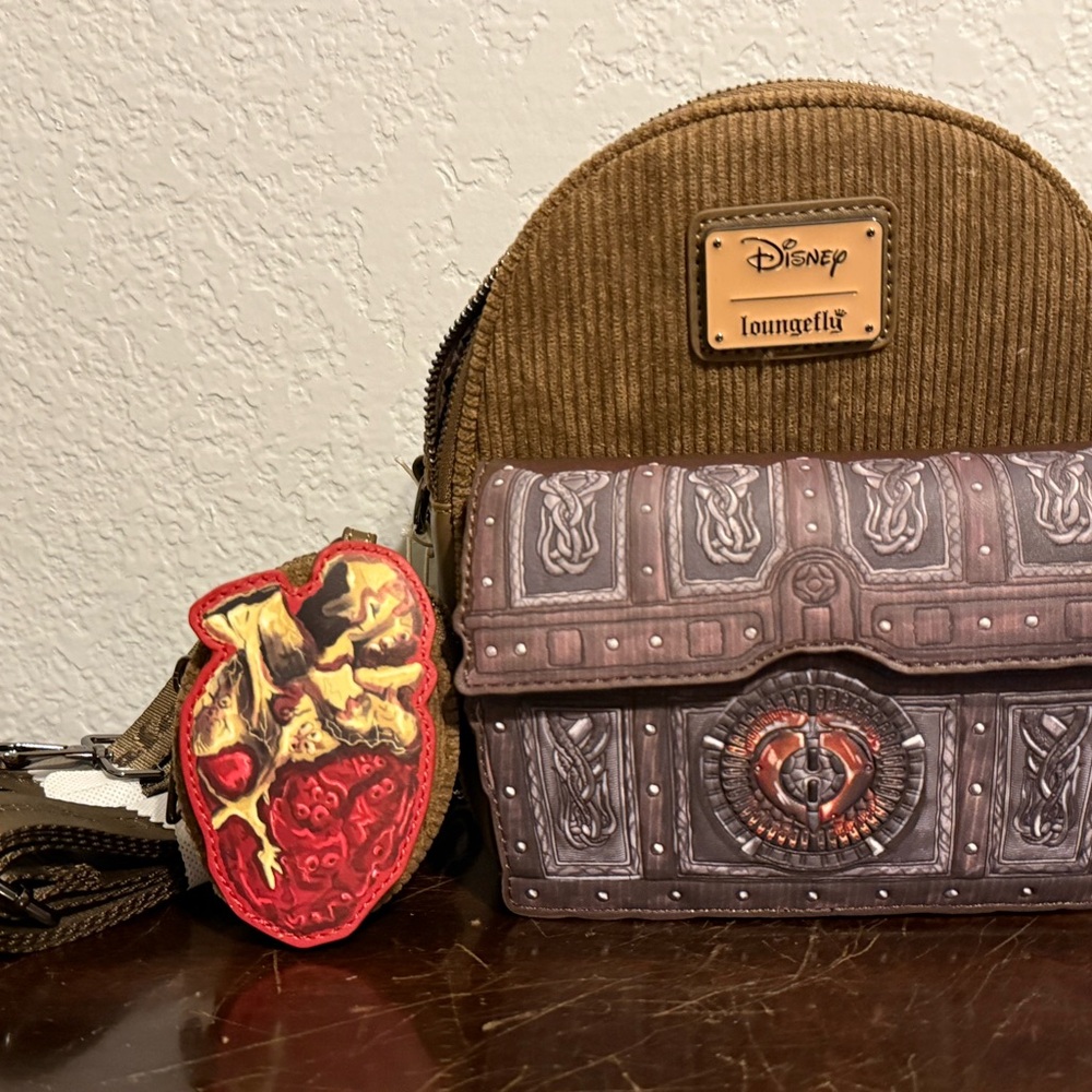 Loungefly Pirates of the Caribbean Davy Jones Convertible Backpack - Picture 6 of 6